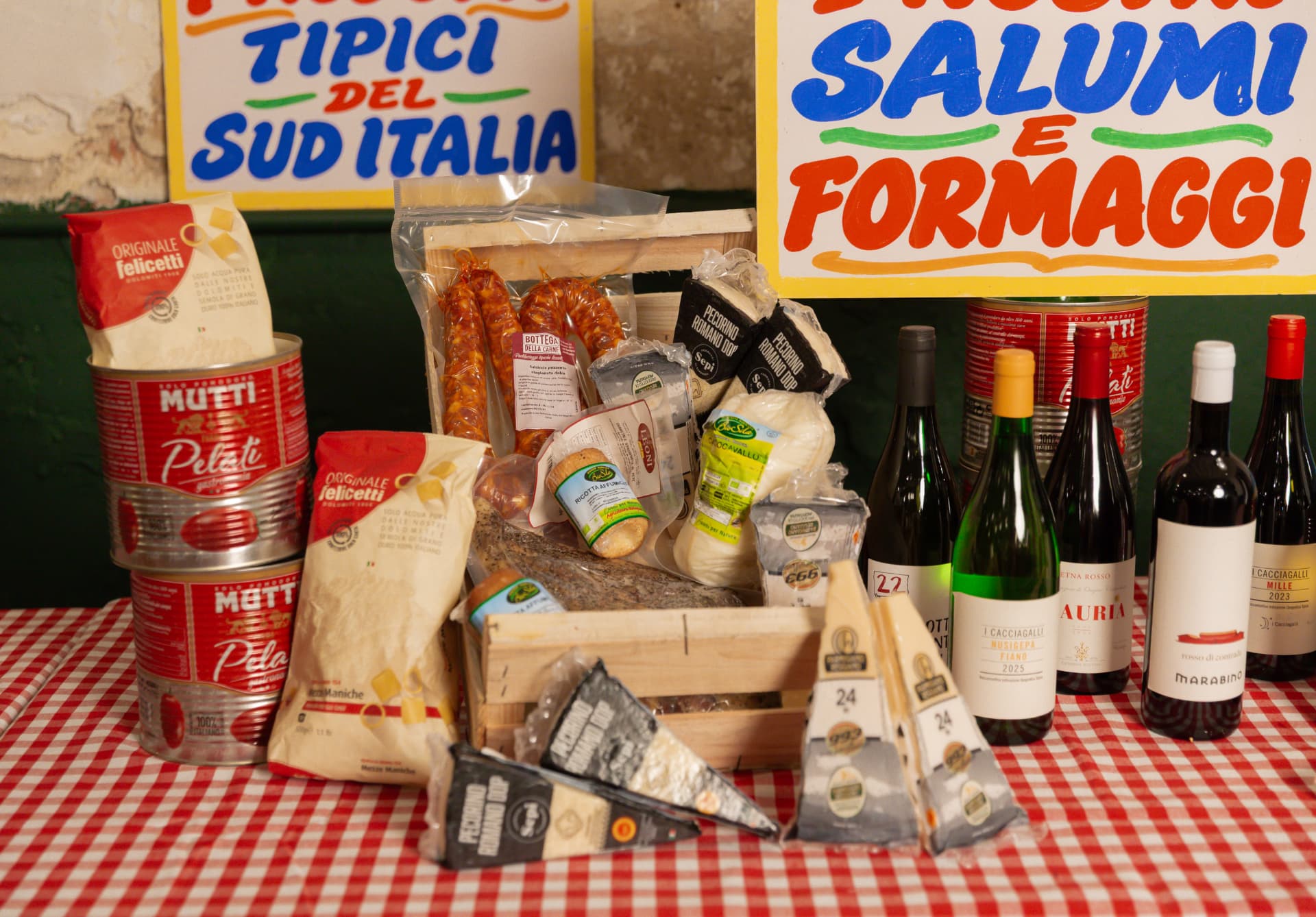 Embutidos y quesos de pequeños productores italianos